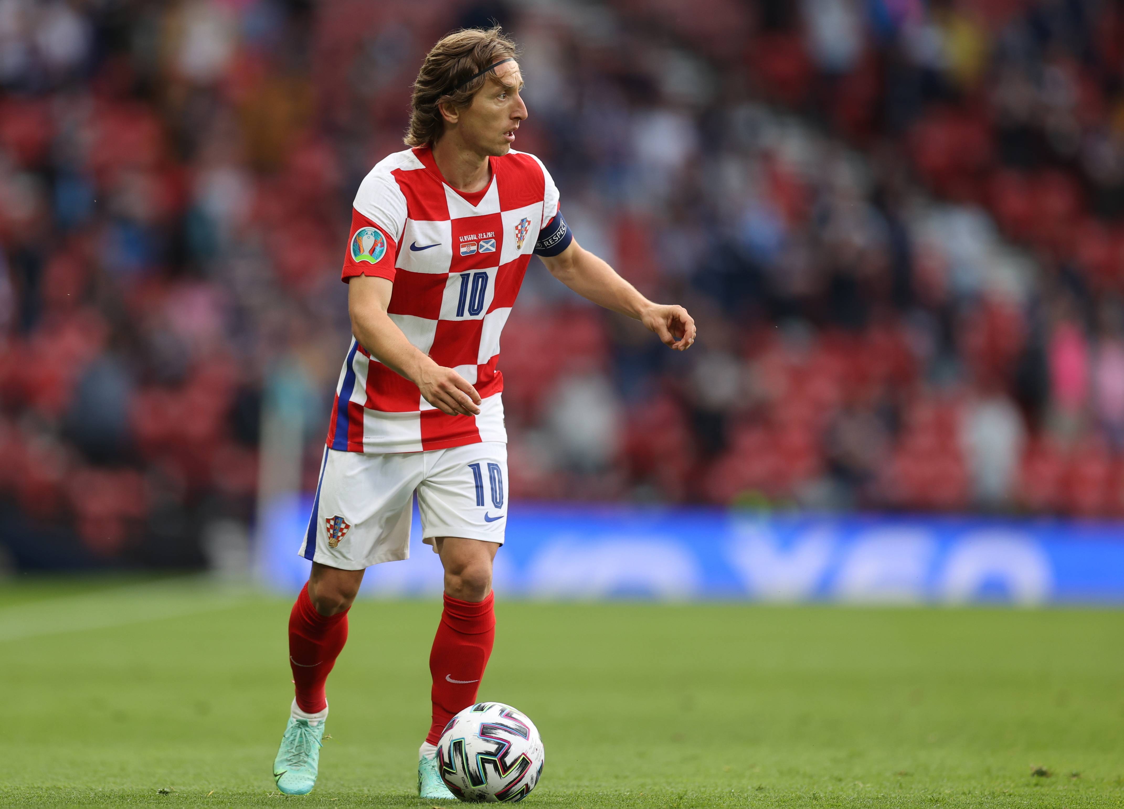 [CBA]手感火热！贺希宁追身三分命中