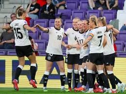 Jake Fischer：金州勇士已经与篮网探讨过得到小波特的可能性。 篮网主页Brooklyn Netcast对此评价： 金州勇士在交易中根本招揽不到任何一位实力派球员。 要么拿出两个首轮签，要么就挂电话。